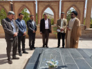 رئیس دانشگاه علوم پزشکی اراک به مقام شهدای گمنام ادای احترام کرد