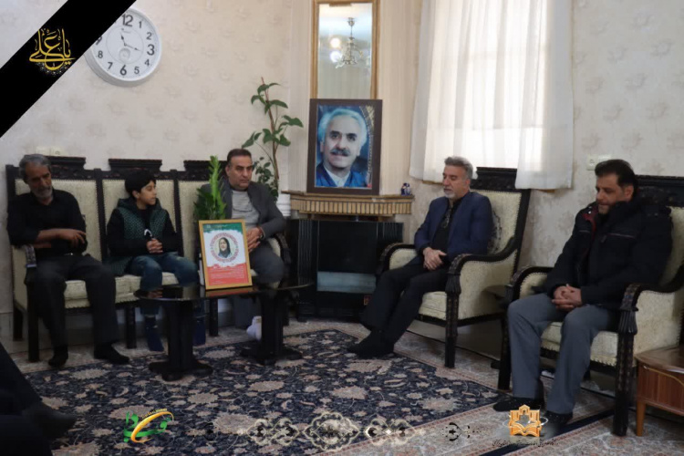 دیدار رییس دانشگاه علوم پزشکی استان مرکزی با خانواده شهیده پرستار عاطفه سهرابی در خمین